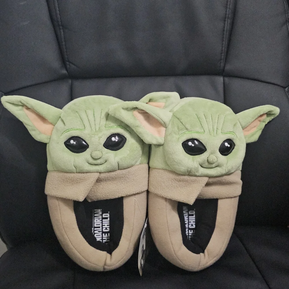 NWT❗️Star Wars The Mandalorian Grogu Youth Unisex Slippers Size 4-5